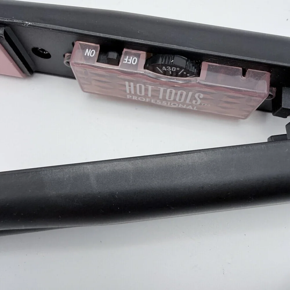 Hot Tools Professional 1 in Salon Flat Iron 1188 Pink Ceramic Hair Straightener